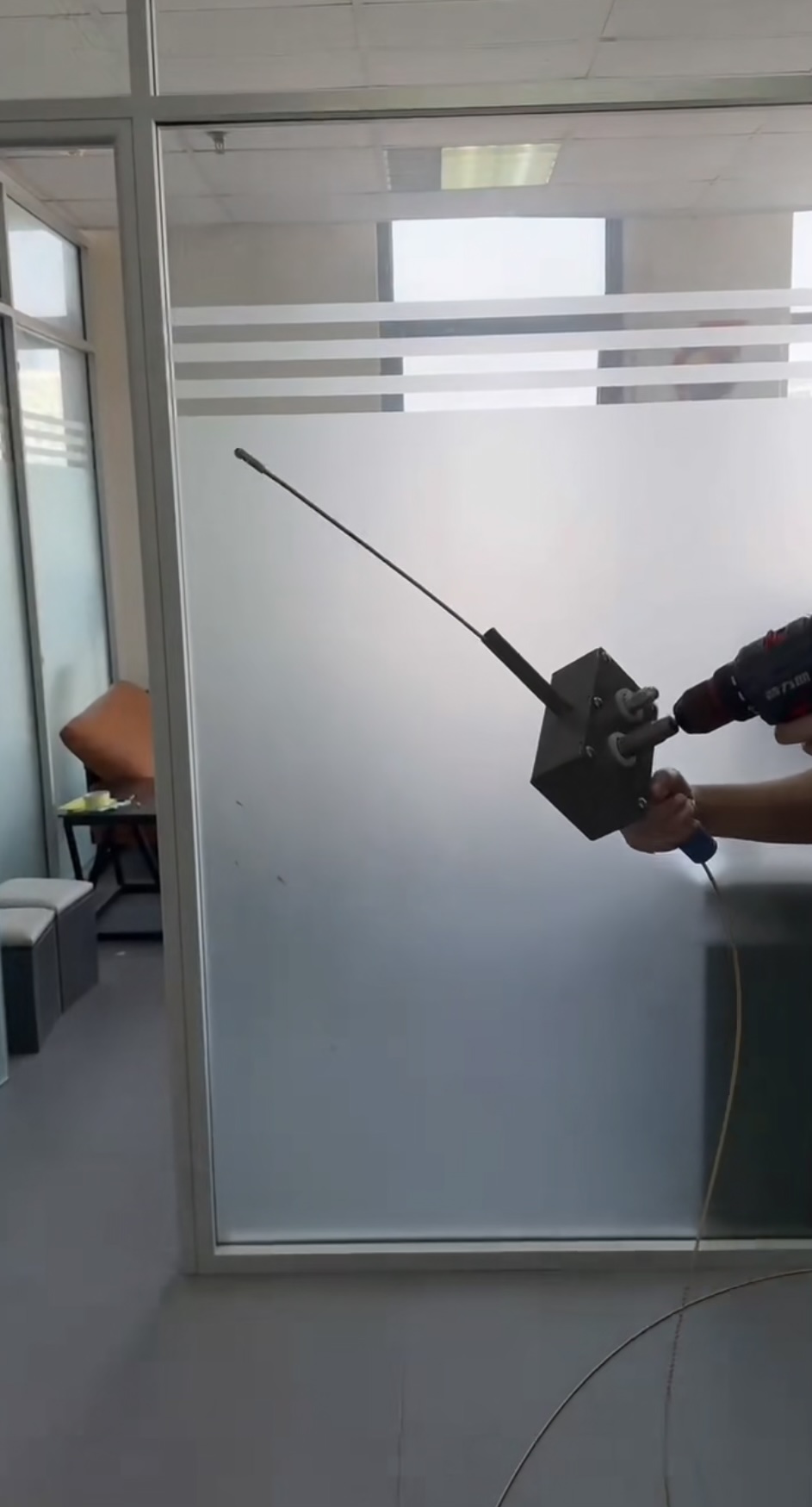 Wire Pulling Tool for Electricians - Image 4